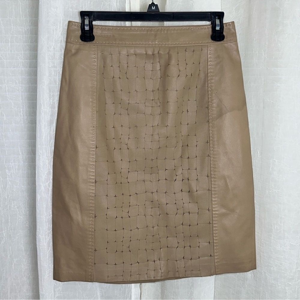 ELIE TAHARI 4 Tan Genuine Leather Laser Cut Pebble Inset Pencil Skirt